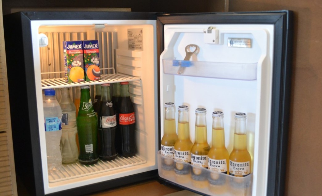 A mini fridge or cooler28