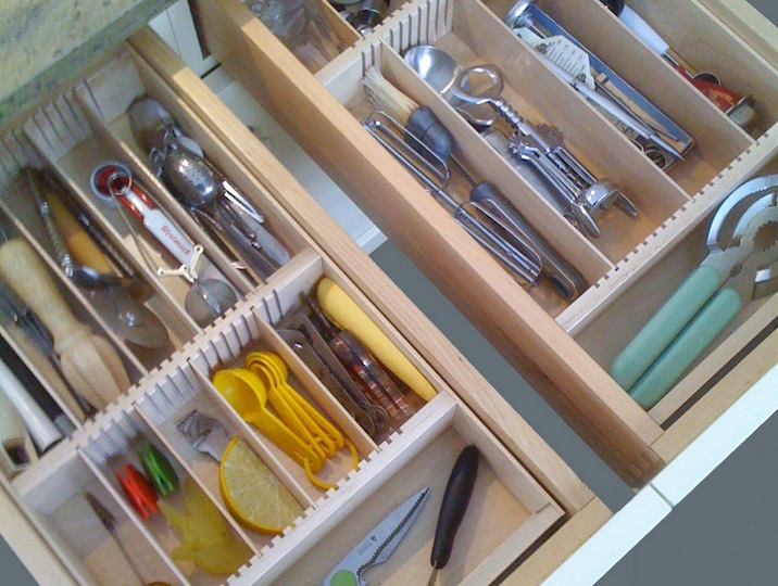 Customizable drawer organizers